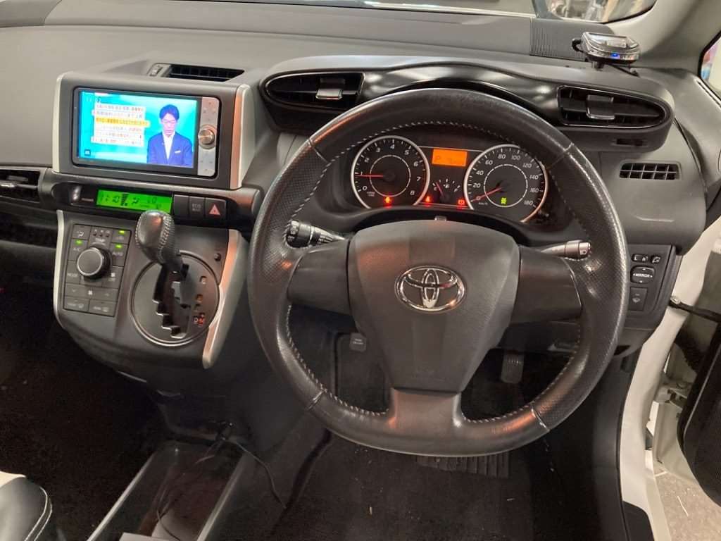 2011 TOYOTA WISH