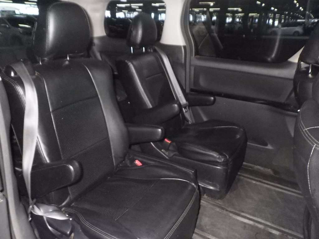 2011 TOYOTA ALPHARD