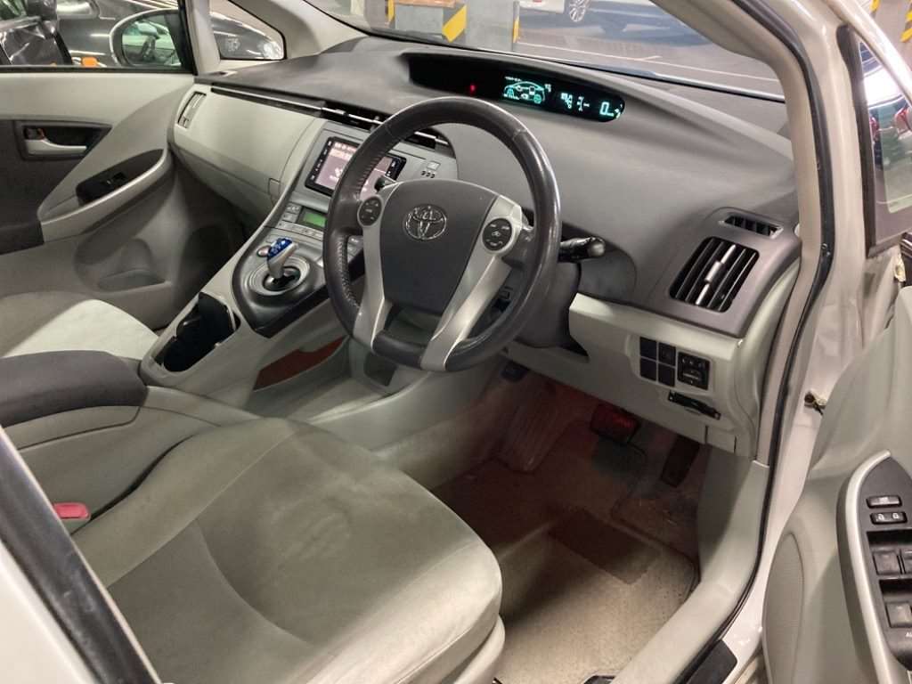 2011 TOYOTA PRIUS