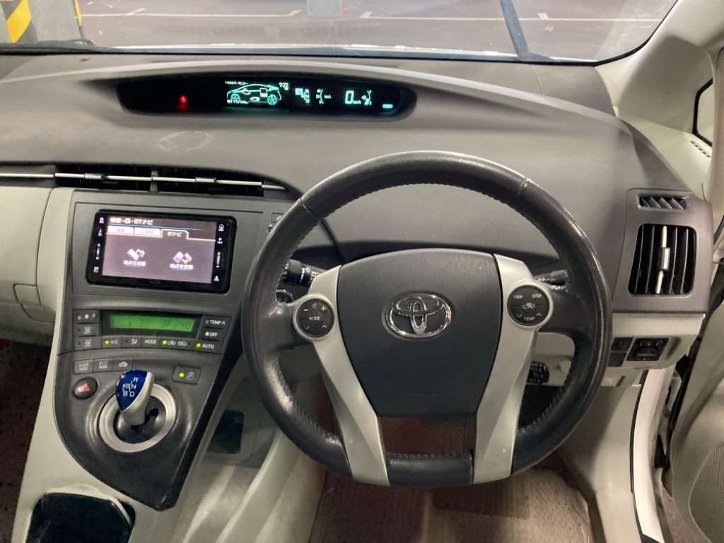 2011 TOYOTA PRIUS