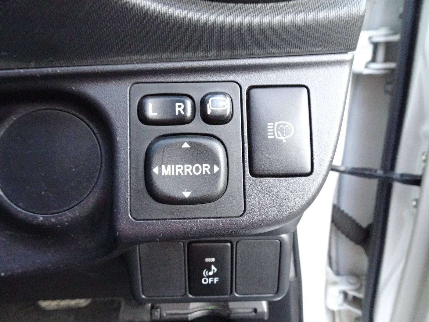 2013 TOYOTA HYBRID AQUA S