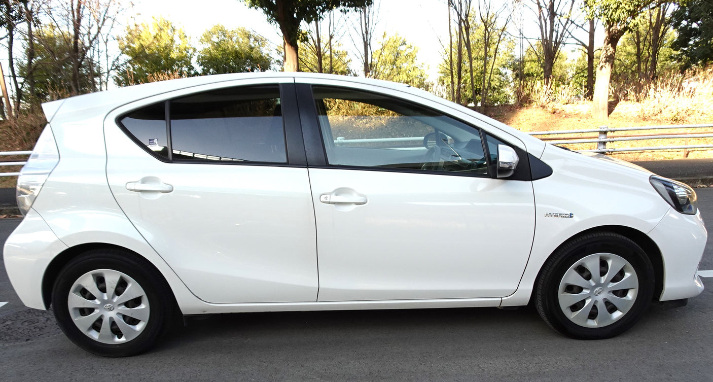 2013 TOYOTA HYBRID AQUA S