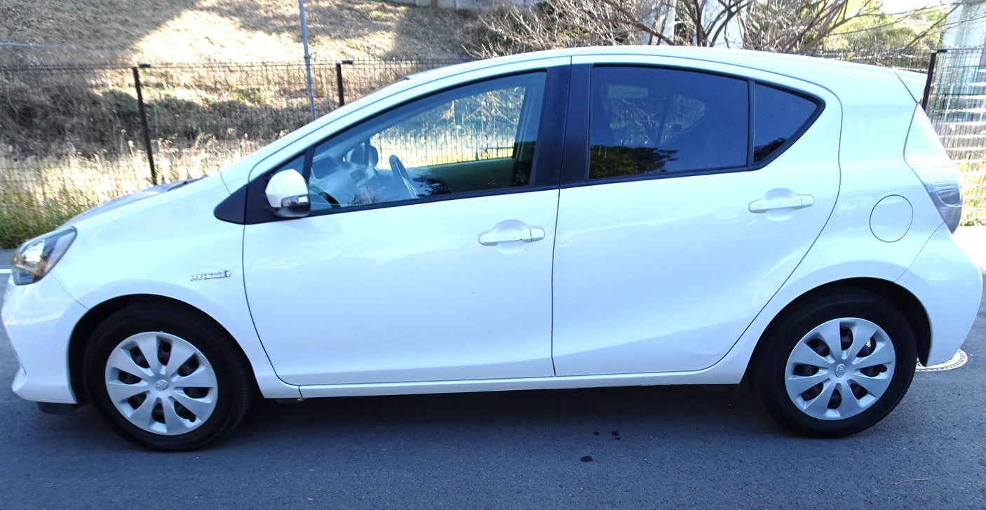 2013 TOYOTA HYBRID AQUA S