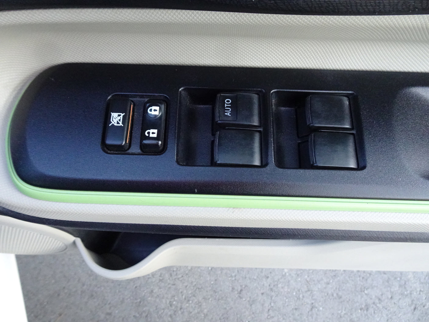 2013 TOYOTA HYBRID AQUA S