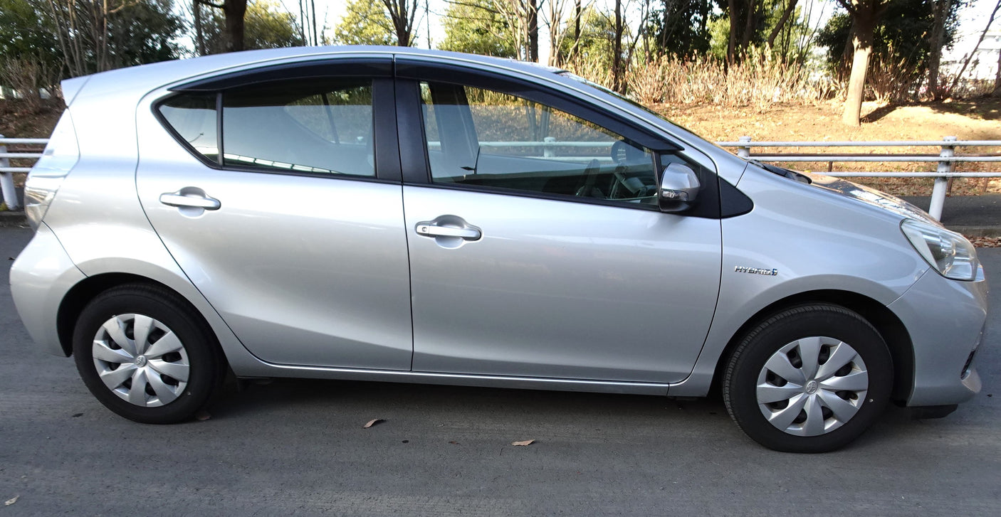 2013 TOYOTA HYBRID AQUA L