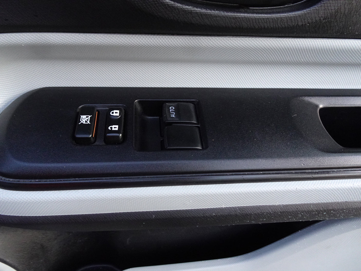 2013 TOYOTA HYBRID AQUA L