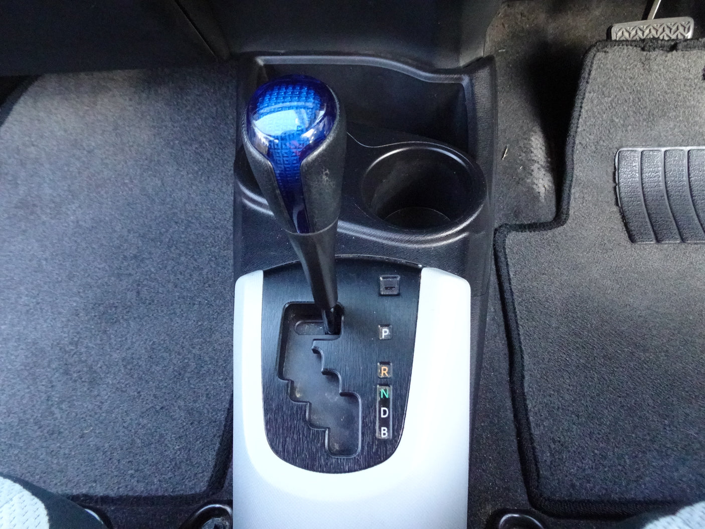 2013 TOYOTA HYBRID AQUA L