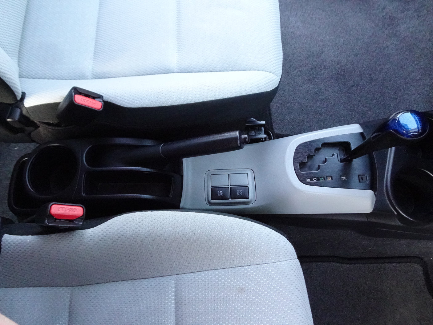 2013 TOYOTA HYBRID AQUA L