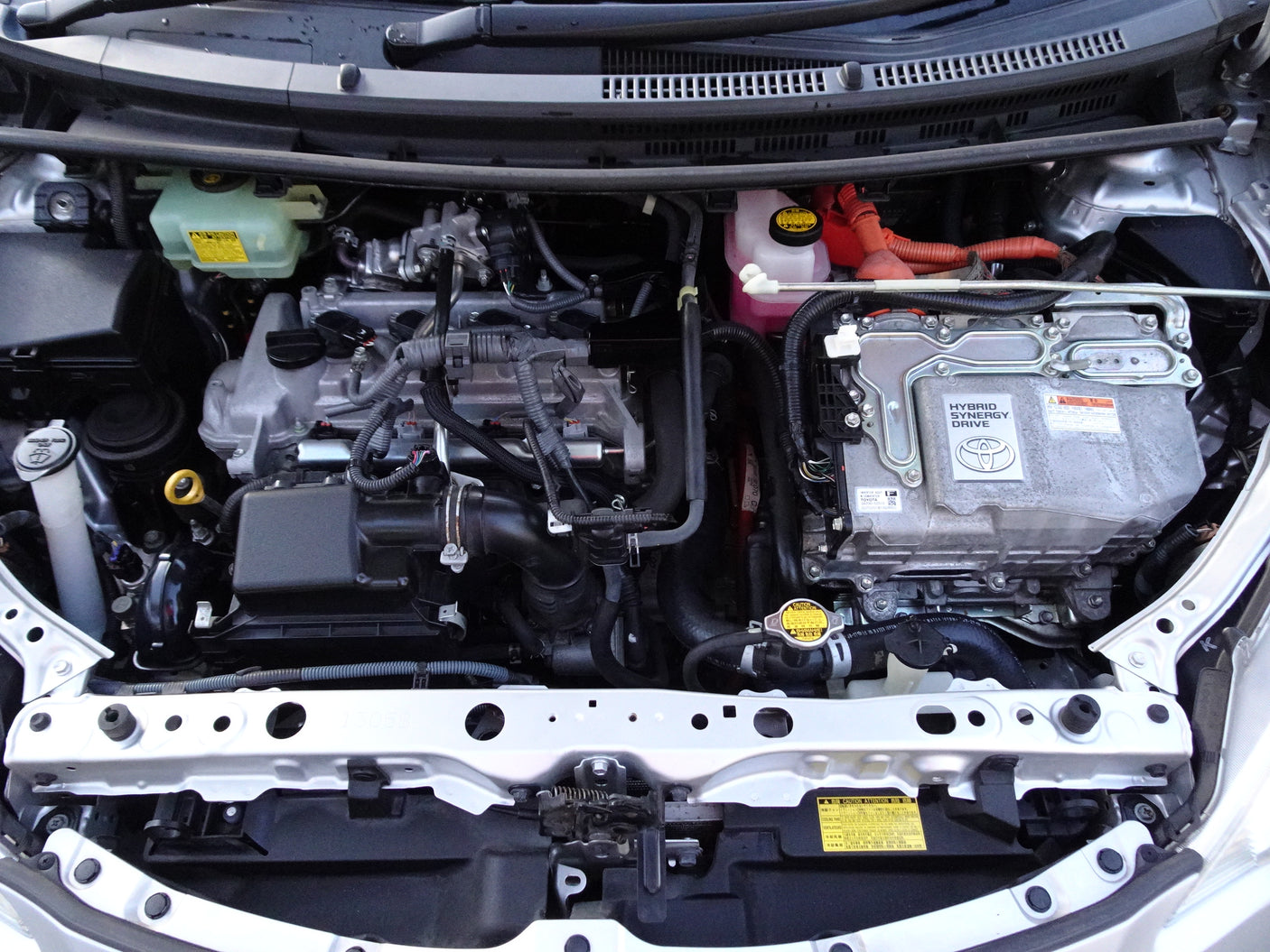 2013 TOYOTA HYBRID AQUA L